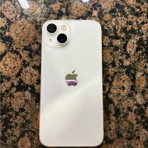 Apple iPhone 13 White Dual-Camera System